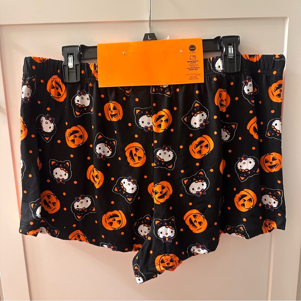 Women’s Hello Kitty 2pc PJ Shorts Halloween